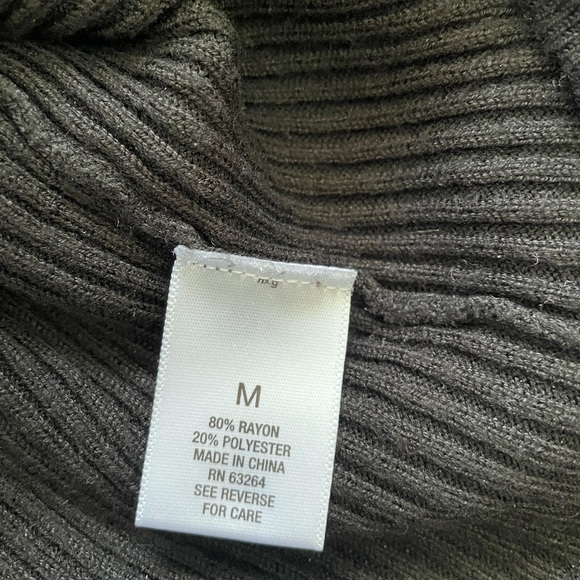 ROZ & ALI Black & White Cold Shoulder Top Medium - Picture 10 of 11